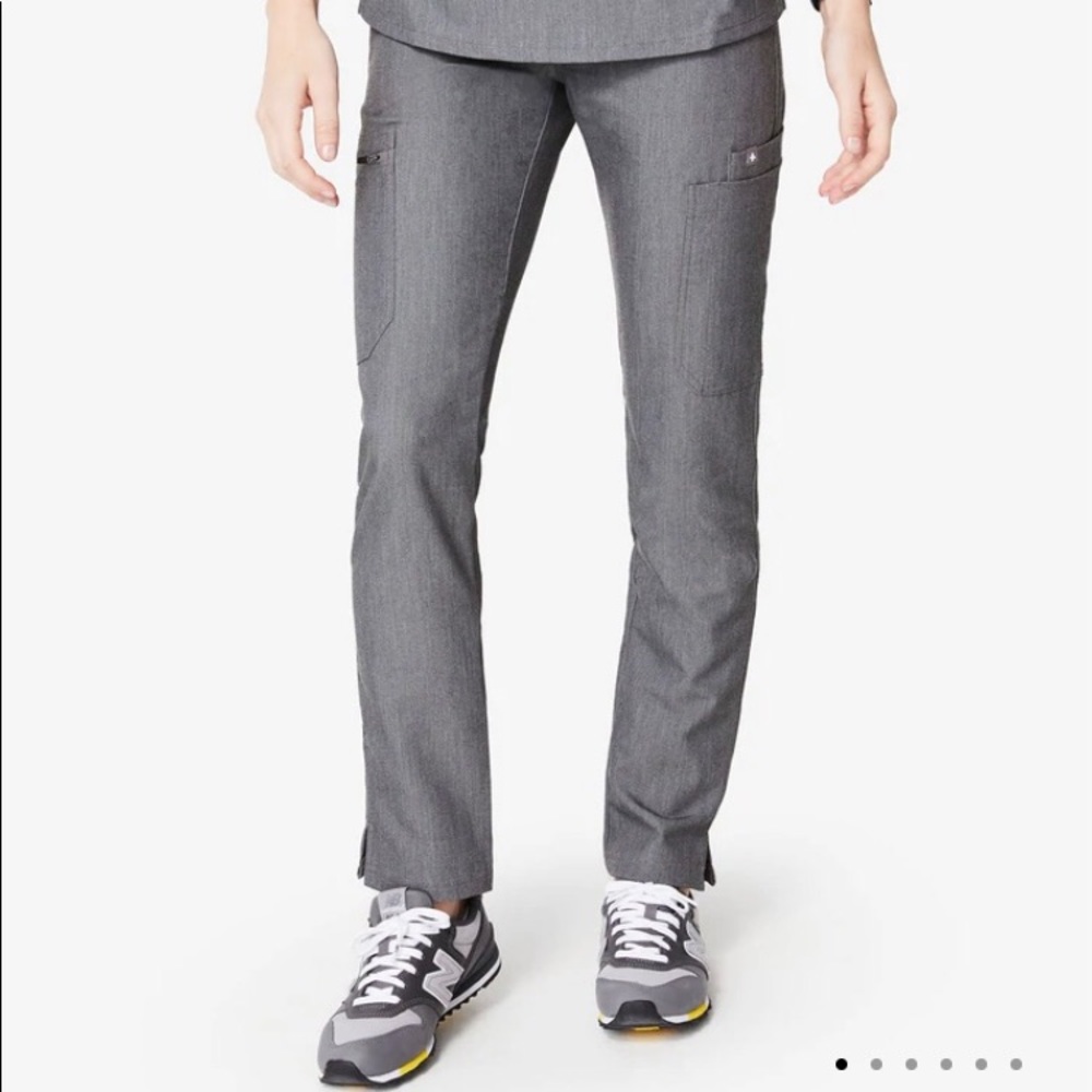 Figs Yola scrub pants in graphite. Size Large.